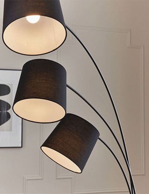 Lampadaire salon SAVIO noir en métal et tissu