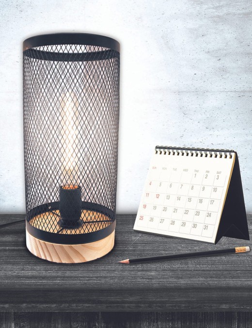 lampe à poser cylindre grille métal bois