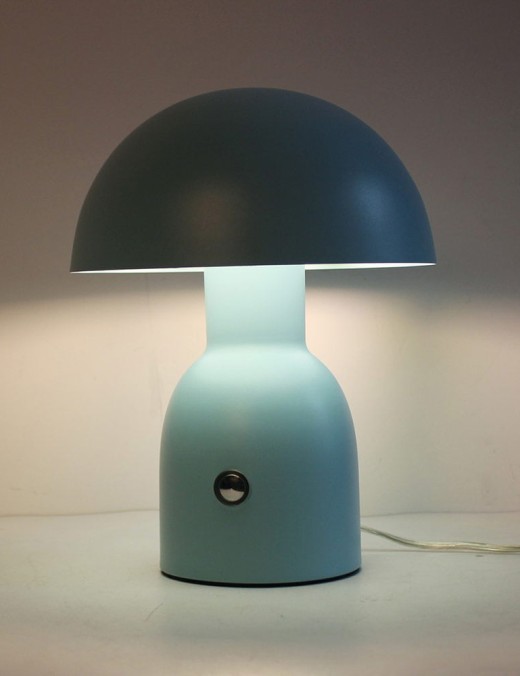 lampe à poser dome en métal
