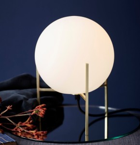 lampe de table alton en métal effet laiton et verre blanc